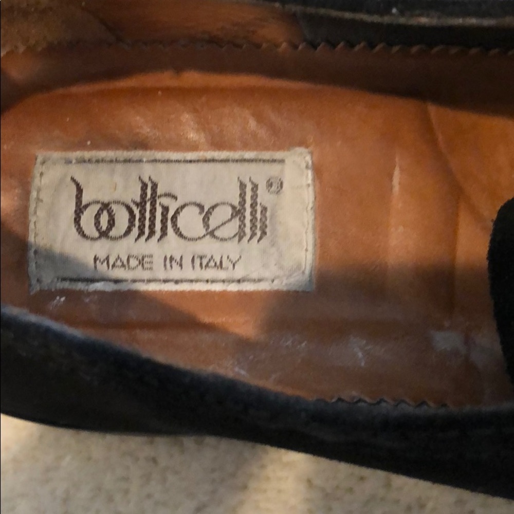 Shoes - Picture 3 of 5